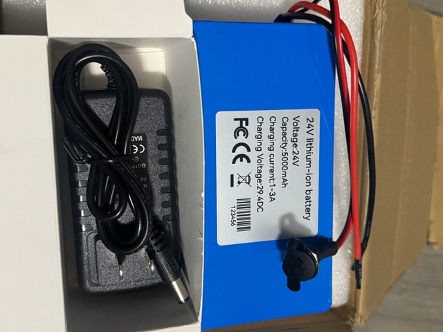 24V 5000mAh Lithium-ion Battery and Charger - photo 2