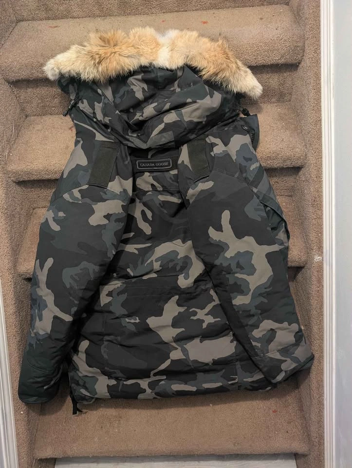 Canada Goose Expedition Parka Black Camo - photo 2