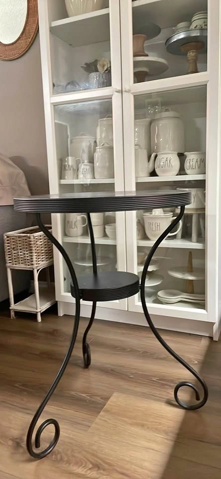 METAL TWO TIER TABLE