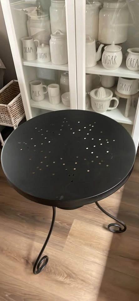 METAL TWO TIER TABLE - photo 2