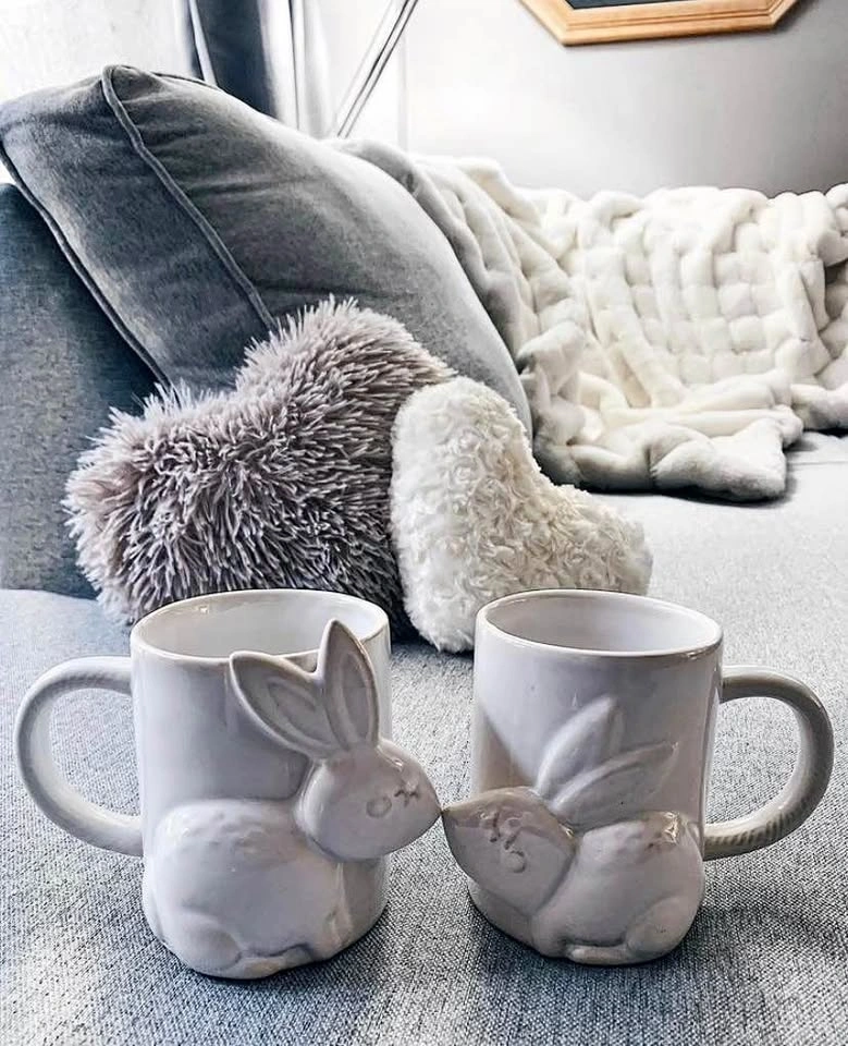 KISSING BUNNY MUGS SET OF 2