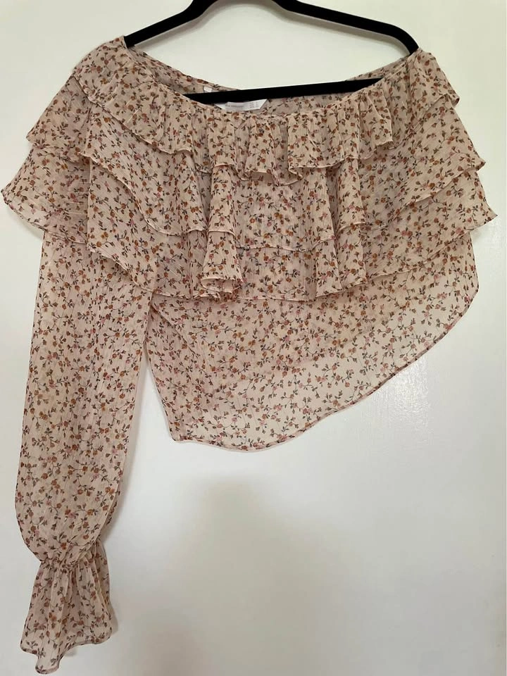 Beautiful ZARA floral top