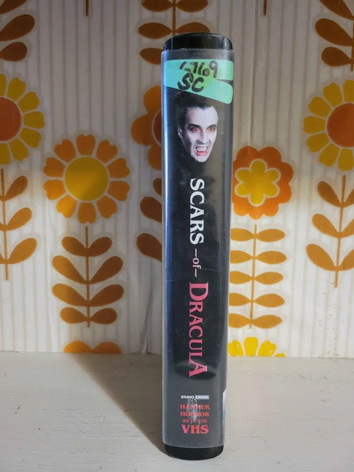 Scars of Dracula (1970) Anchor Bay Release VHS Movie - photo 3