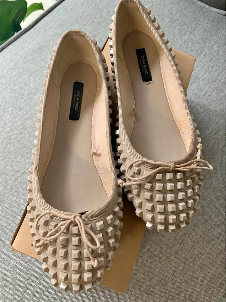 ZARA BALLERINA STYLE STUDDED FLATS
