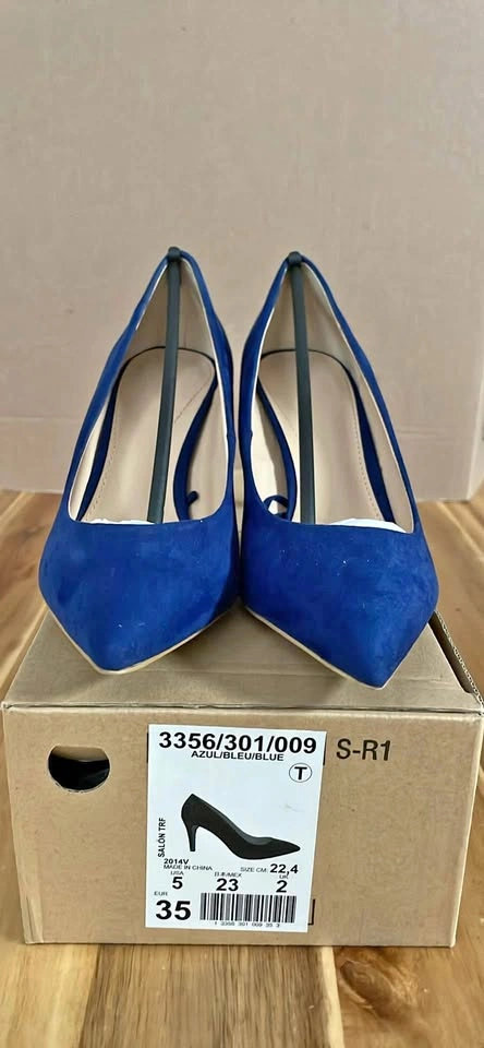 BLUE FAUX SUEDE HEELS