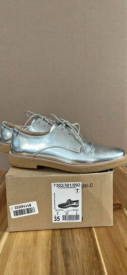 METALLIC SILVER LOAFERS