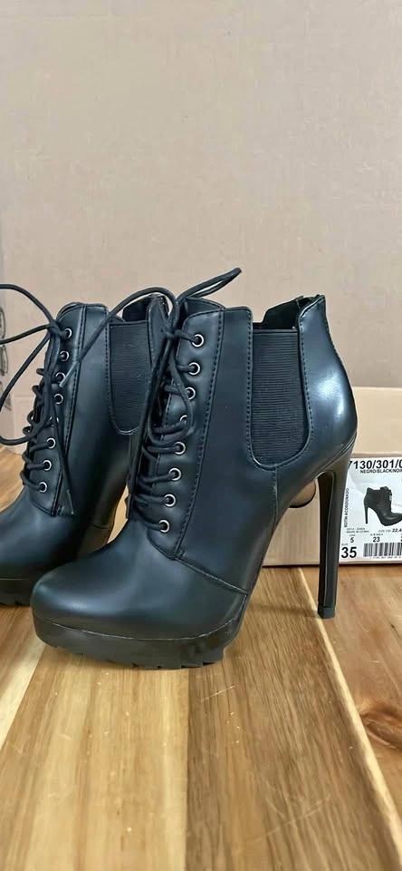 ZARA BLACK LACEUP STILLETO BOOTS