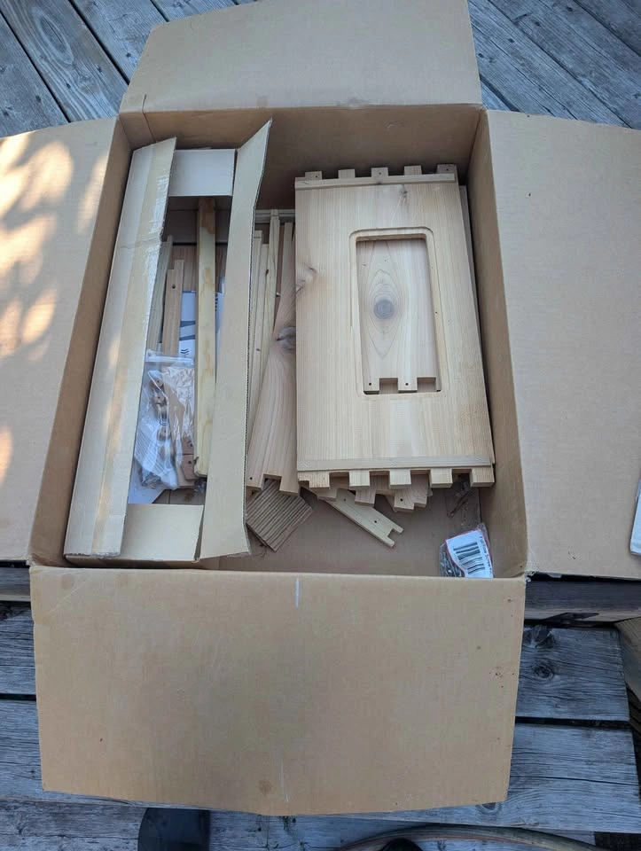 Flow Hive Cedar Beehive - Flow SUPER and it's hardware ONLY. . - photo 3