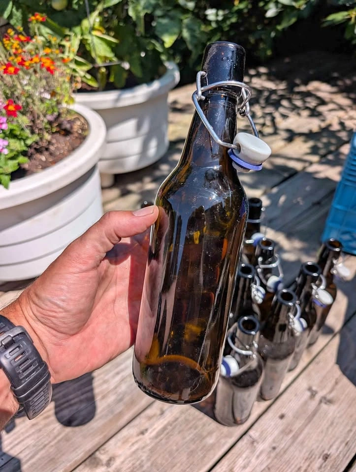 Set of 20 Amber Swing-Top Glass Bottles