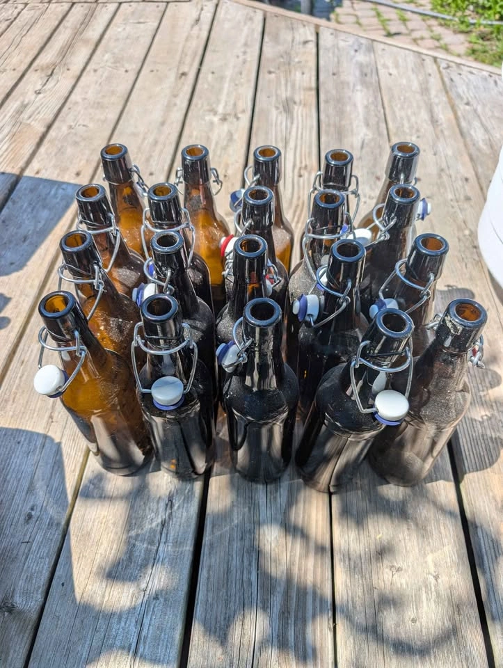 Set of 20 Amber Swing-Top Glass Bottles - photo 2