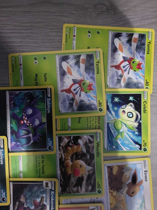 13 Sword & Shield (2020-2022) Era Pokemon Cards - photo 2
