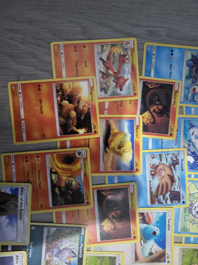 48 Sun & Moon (2017-2019) Era Pokemon Cards - photo 3