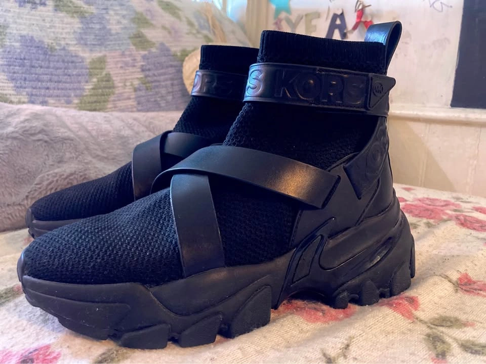 Michael Kors platform booties/sneaks - photo 4