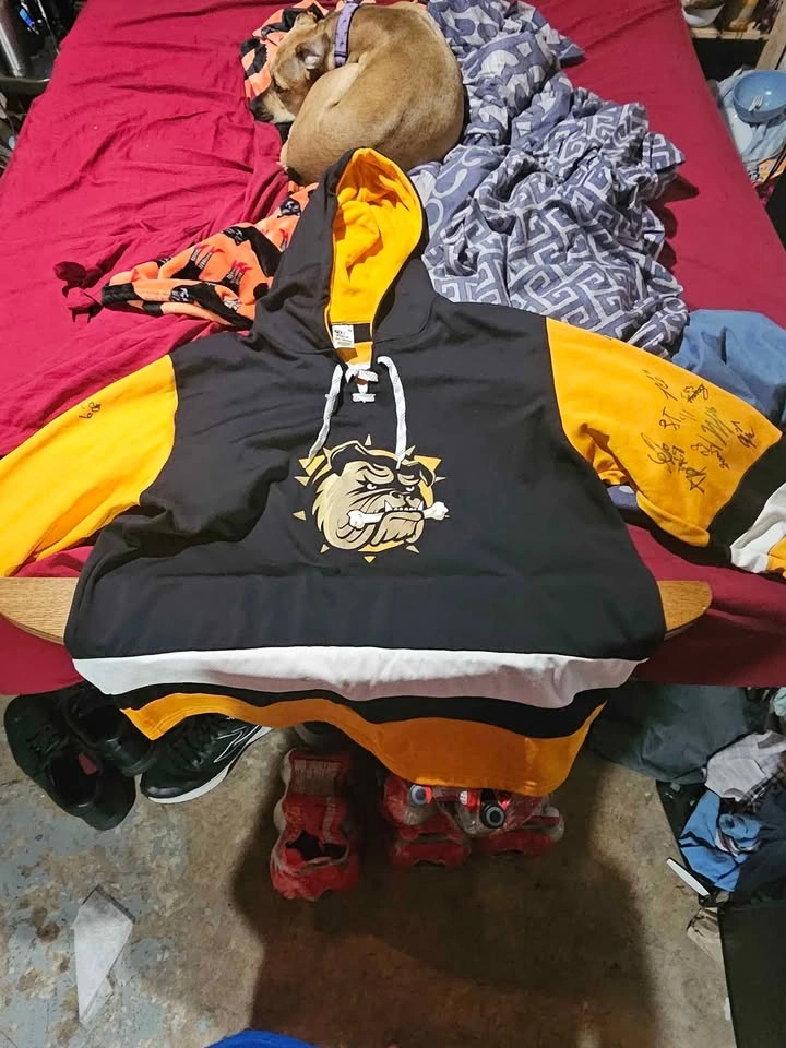 Hamilton Bulldogs signed sweater