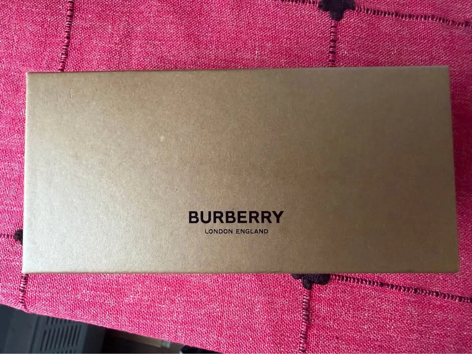 Burberry BE4307 PRIMROSE 366073 - Women’s Sunglasses - photo 3