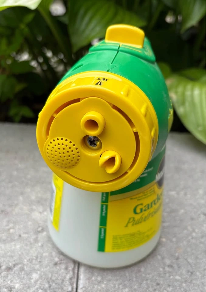 Miracle-Gro Garden Feeder - photo 2