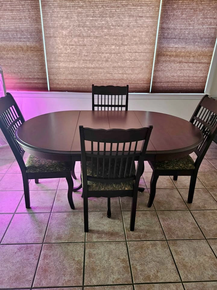 Athol Dining Table