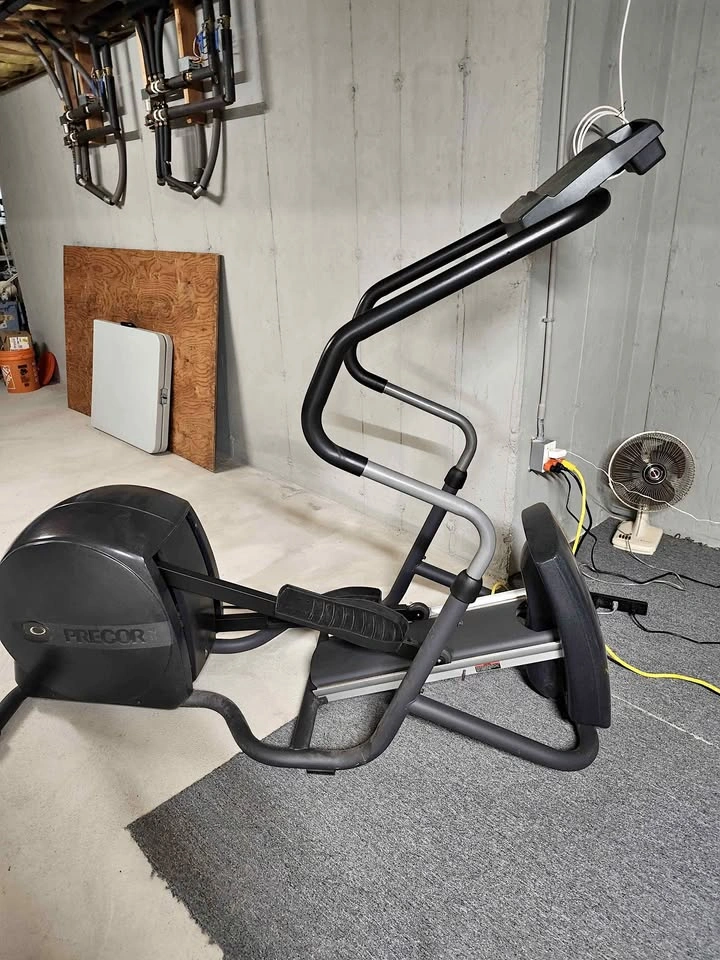 Precor EFX 5.21si Elliptical Fitness Crosstrainer