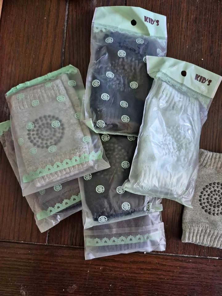 Baby Crawling Knee Pads Socks, $10 for 5 pairs, Size Medium