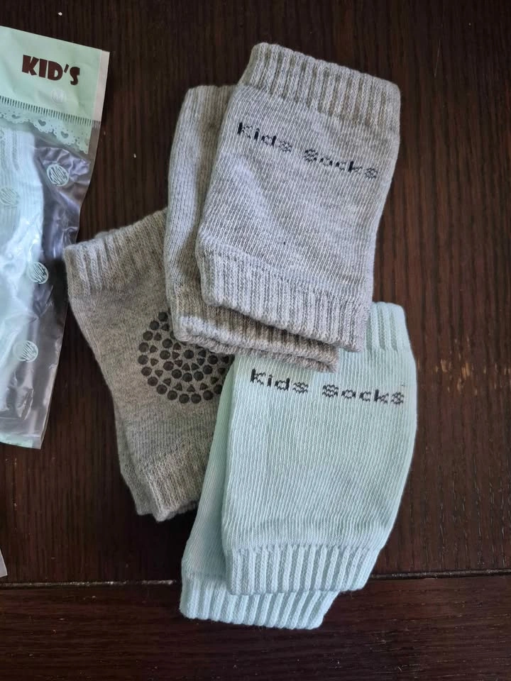 Baby Crawling Knee Pads Socks, $10 for 5 pairs, Size Medium - photo 2