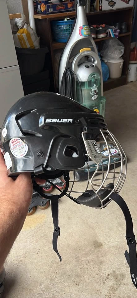 Bauer Hockey Helmet with Cage - photo 2