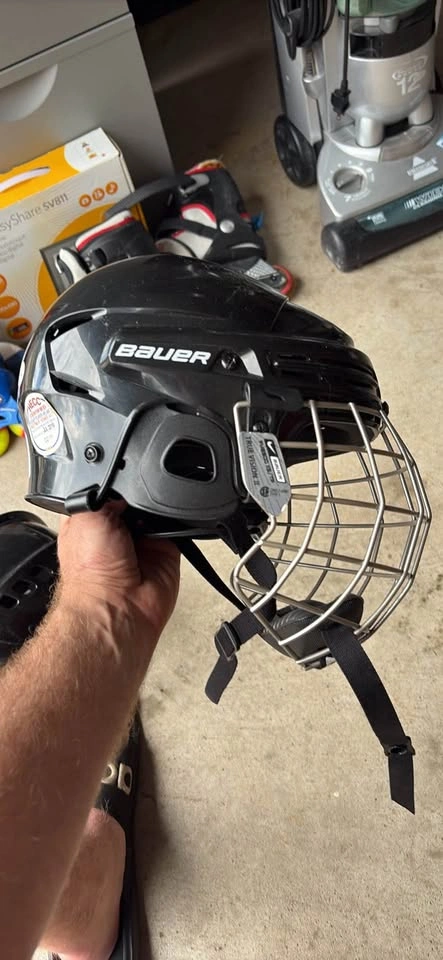 Bauer Hockey Helmet with Cage - photo 3