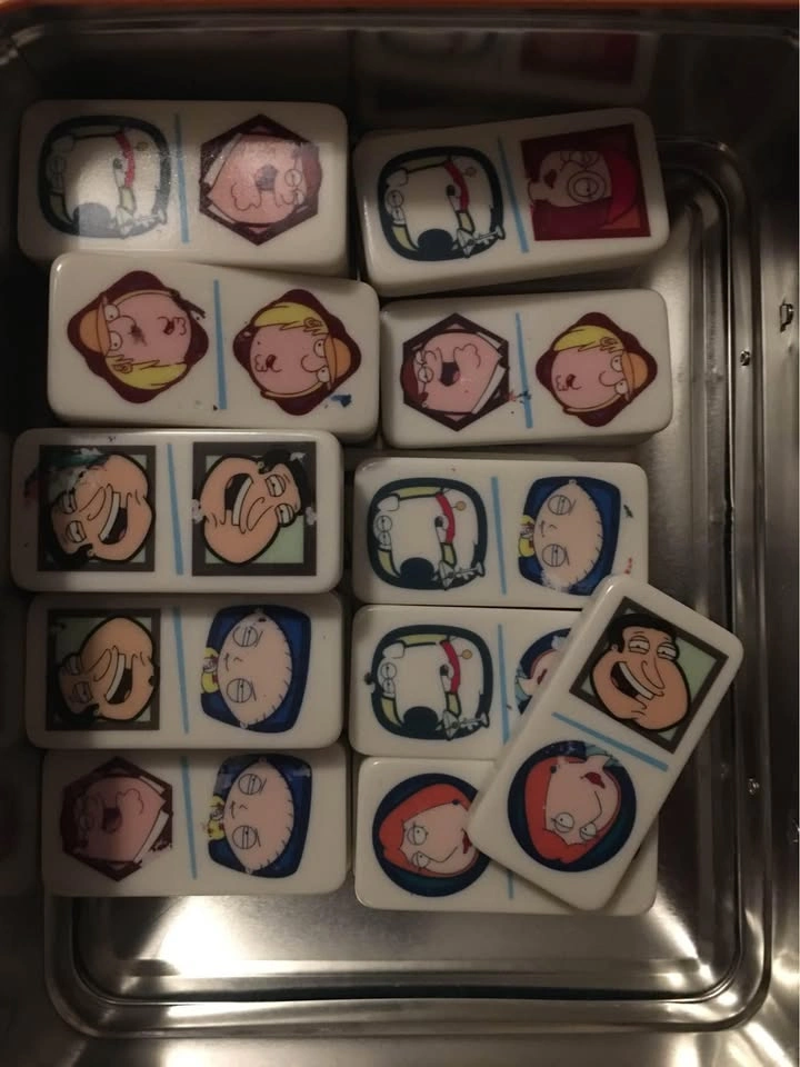 Family Guy Dominos 28 Set w Lunchbox * Complete 2004 - photo 3