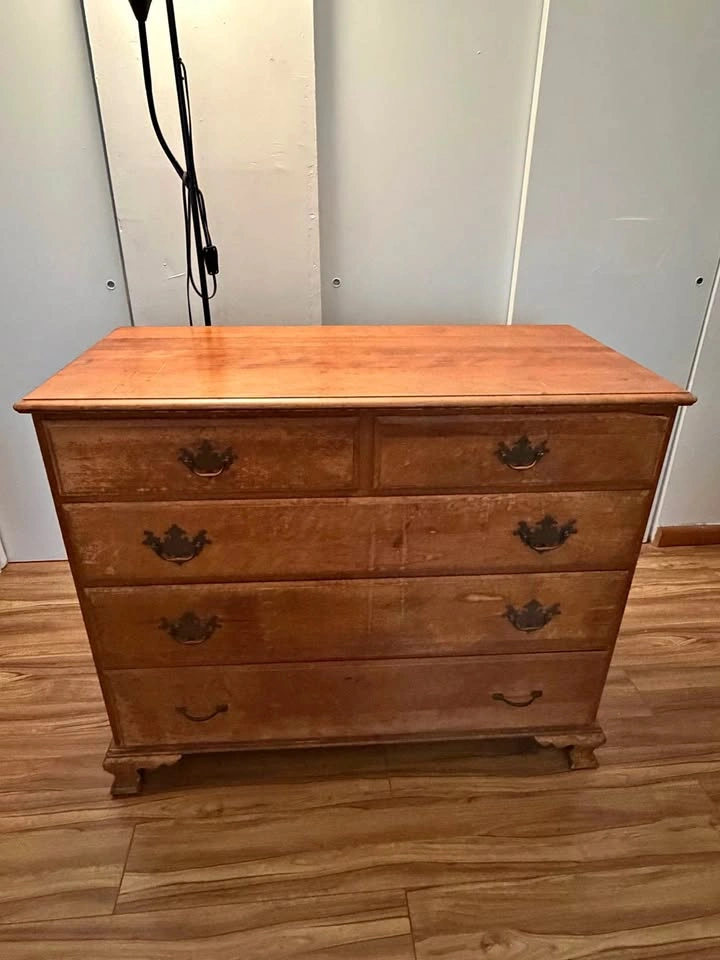 Vintage Wood 5-Drawer Chest of Drawers