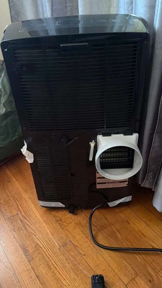 LG Portable Air Conditioner - photo 4