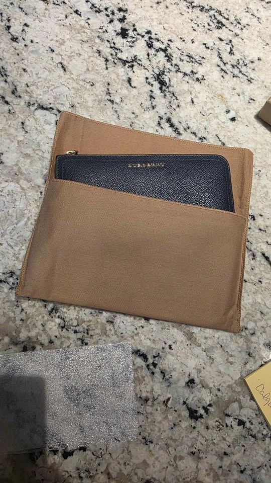 Burberry Alvington Wallet - photo 2