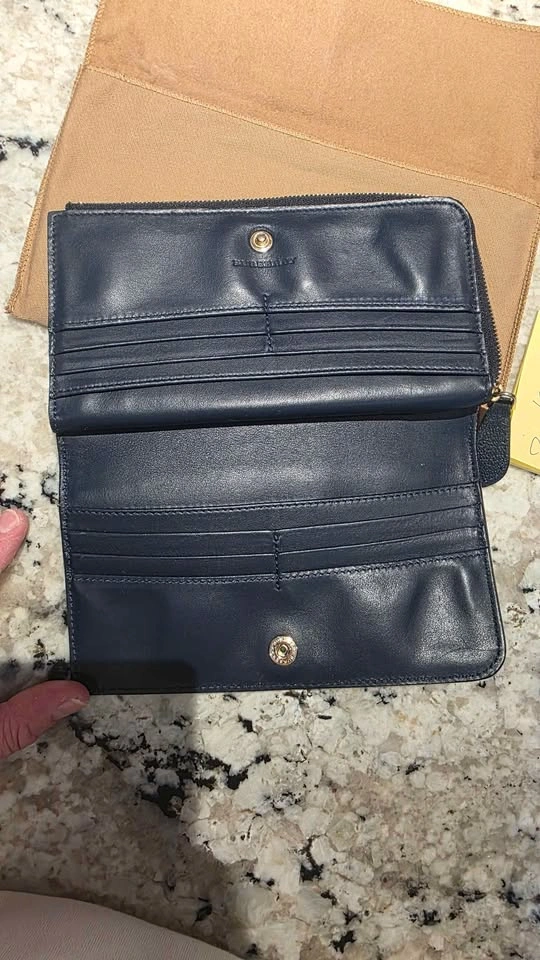 Burberry Alvington Wallet - photo 3