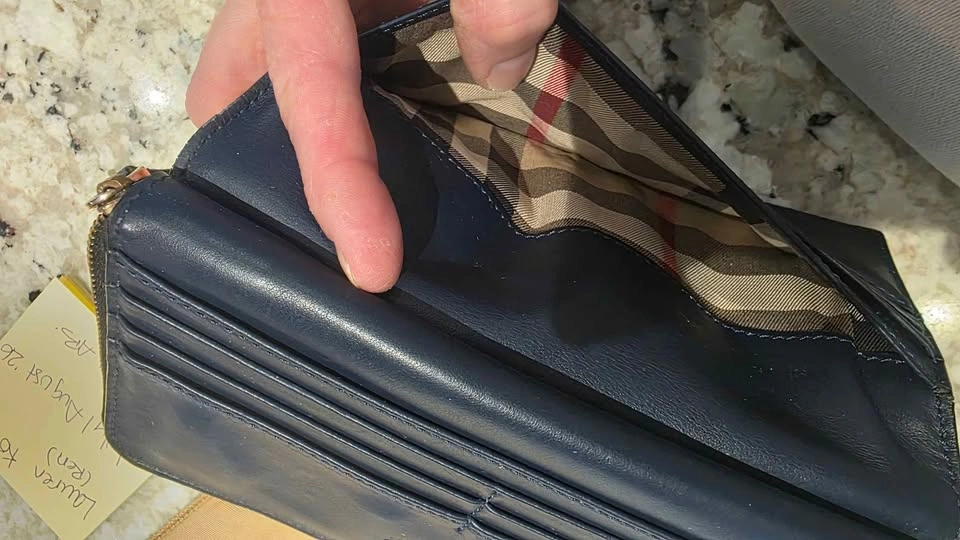 Burberry Alvington Wallet - photo 5