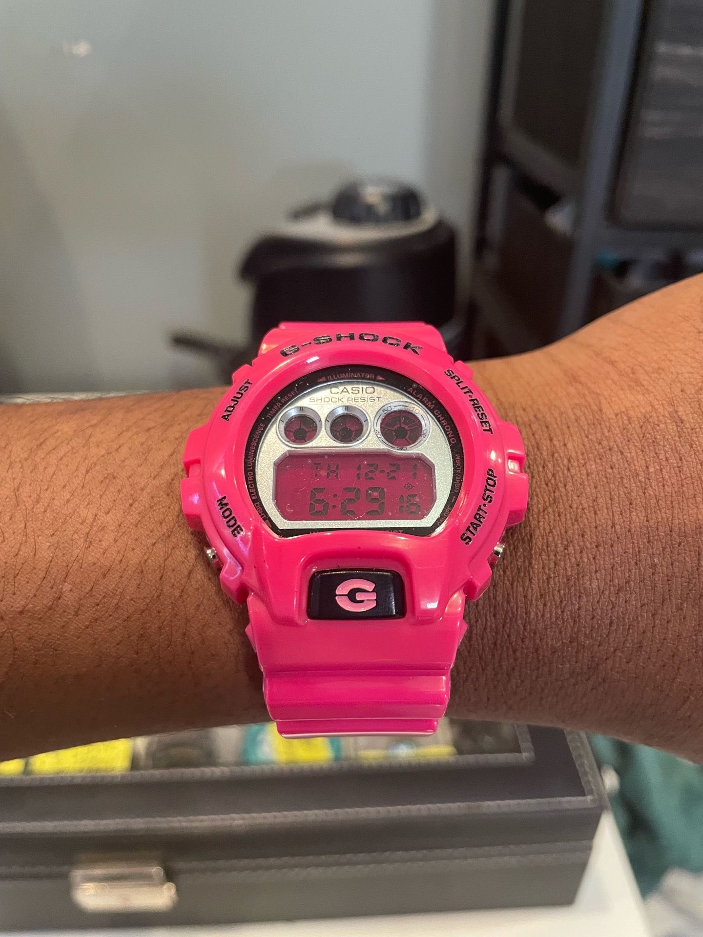 Casio G-Shock DW-6900 “Hot Pink” - photo 2