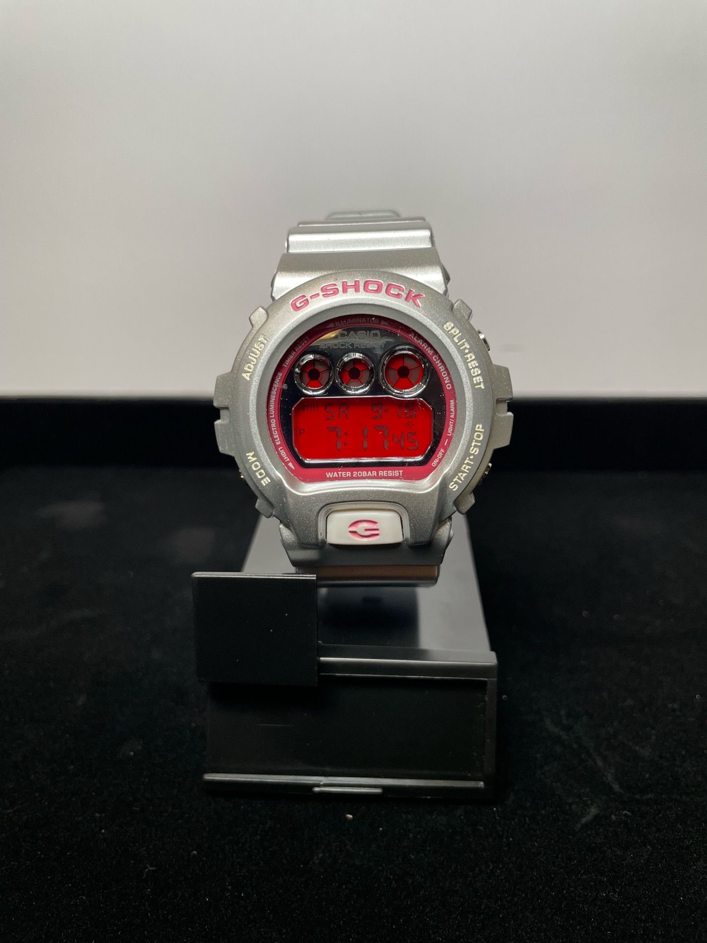 Casio G-Shock DW-6900 Pink/Grey