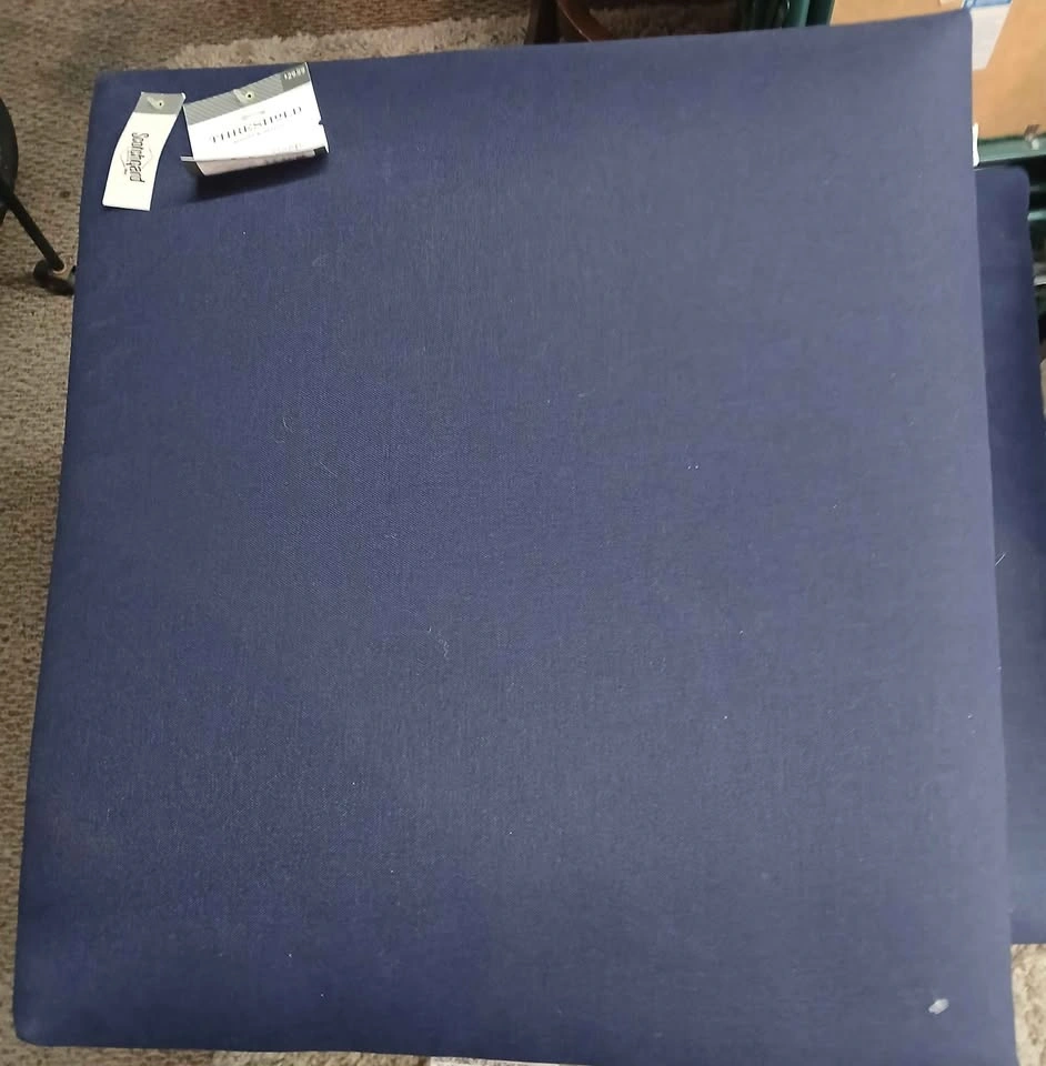 Outdoor seat cushions brand new 25.00 each!!!! - photo 2