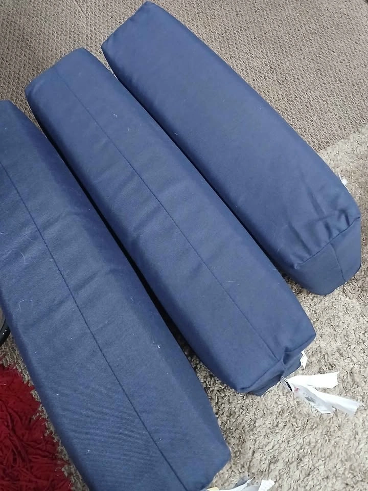 Outdoor seat cushions brand new 25.00 each!!!! - photo 3