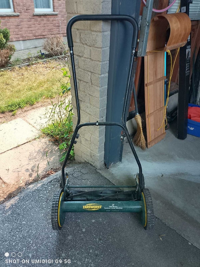 Yardworks 18-inch Reel Mower