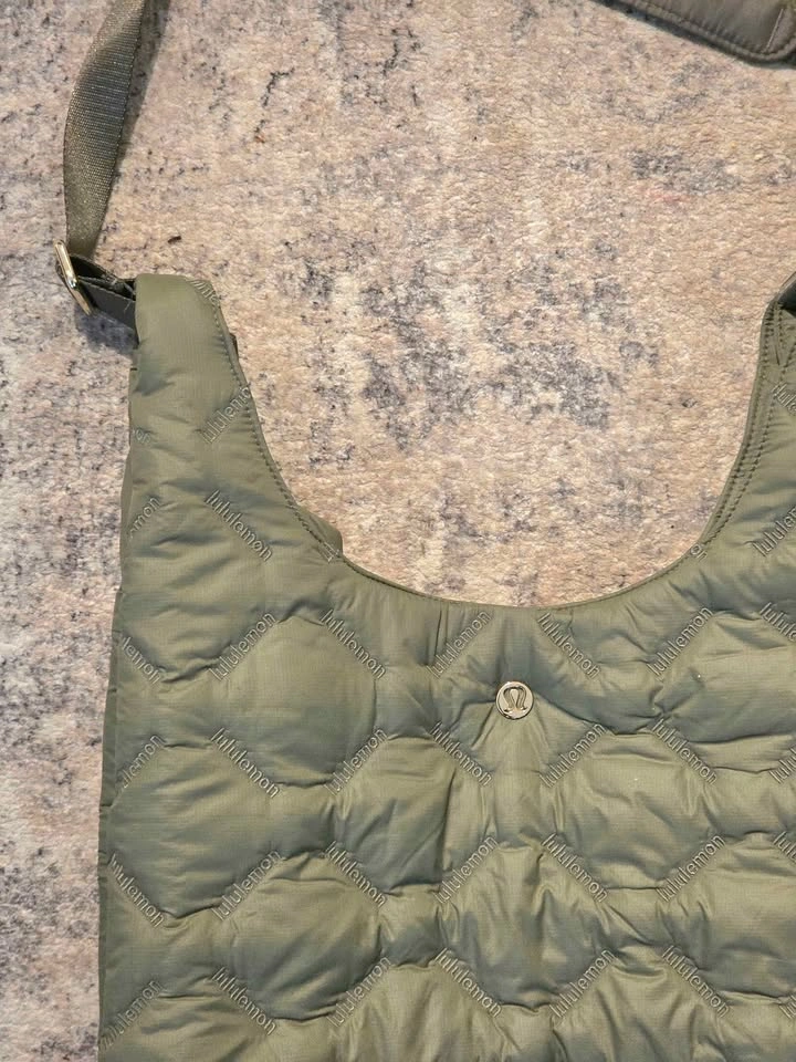Lululemon Quilted Shoulder Bag – Olive - photo 4
