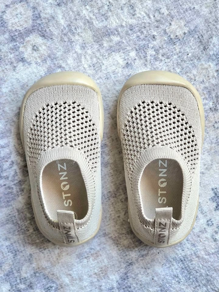 Stonz Knit Slip-On Shoes – Size 6 - photo 2