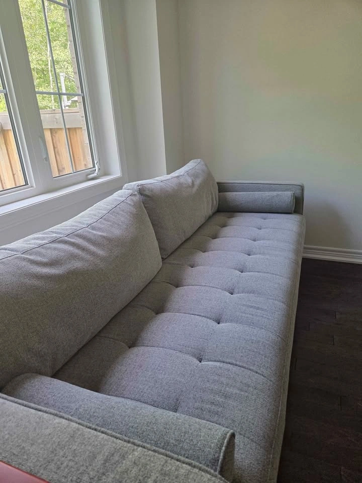 Stylish Tufted Grey Couch/sofa - photo 2