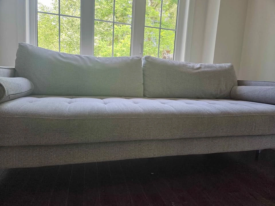 Stylish Tufted Grey Couch/sofa - photo 3