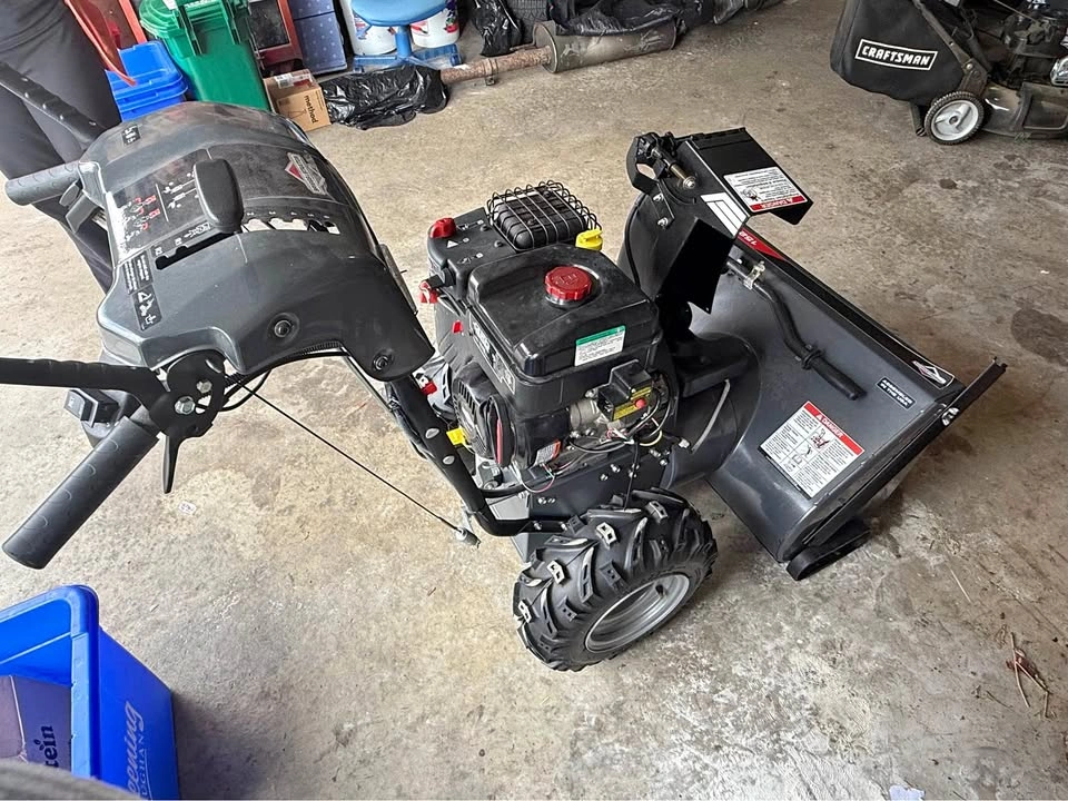 Snow Blower - Briggs & Stratton 29 in. Dual Stage