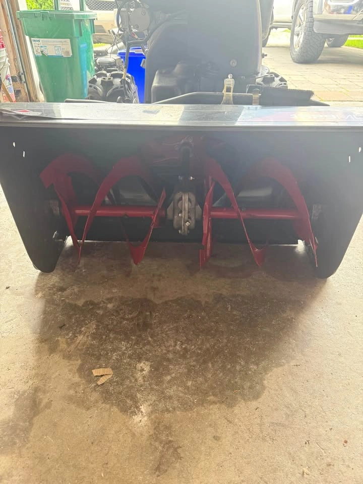 Snow Blower - Briggs & Stratton 29 in. Dual Stage - photo 4