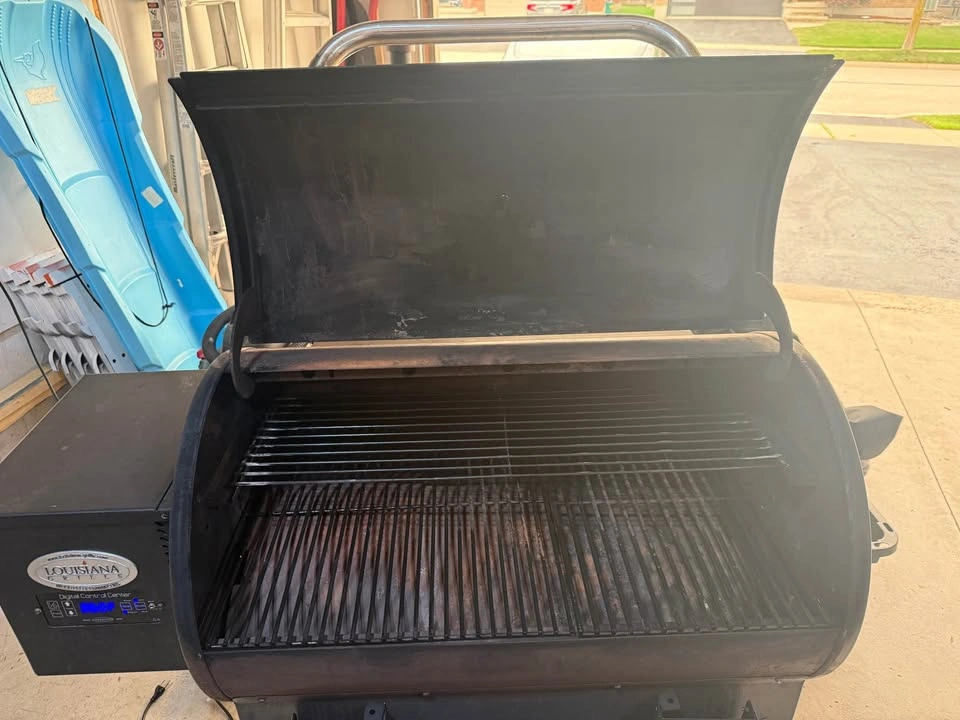 Louisiana Pellet Smoker - photo 3