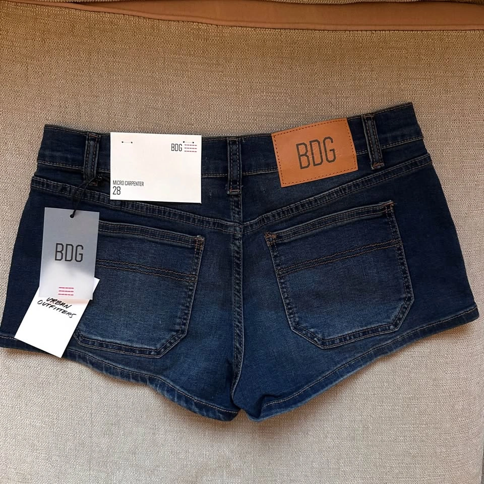 New BDG Urban Outfitters Micro Carpenter Denim Shorts Size 28 - photo 2