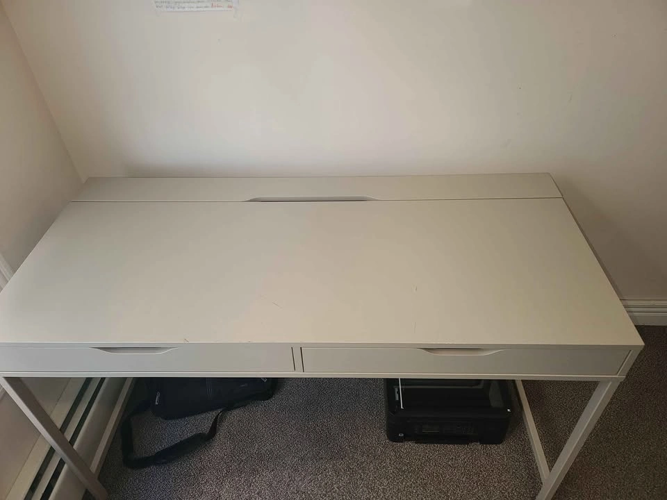 IKEA MICKE Desk - photo 2