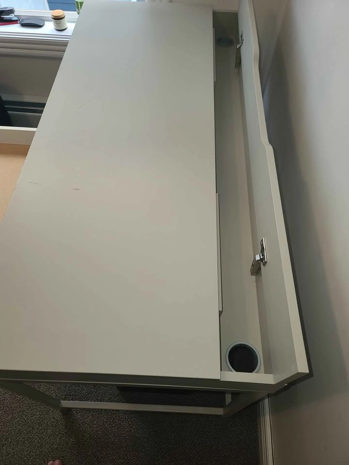 IKEA MICKE Desk - photo 4