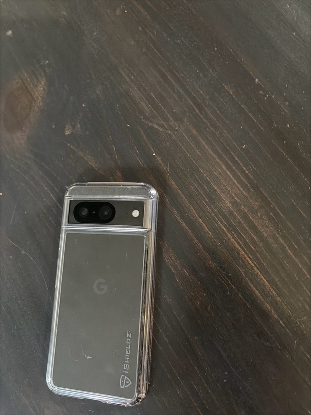 Google Pixel 8, Like New With Box and Case - photo 2