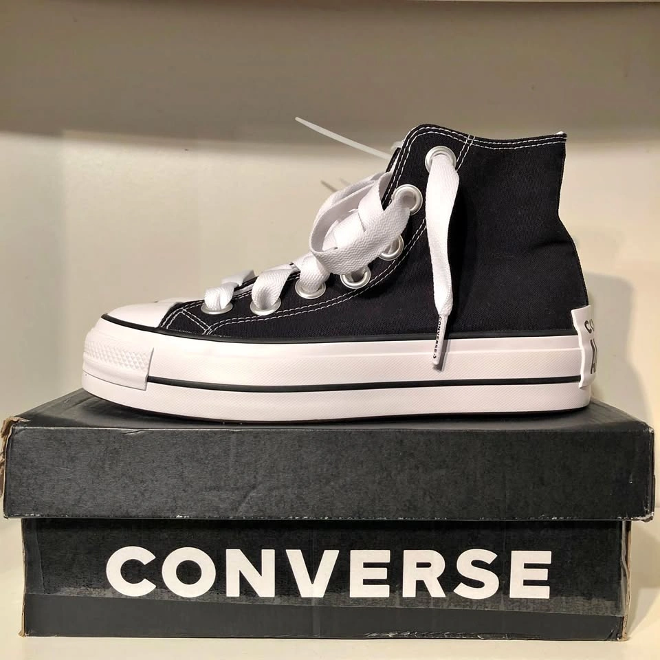 Converse Platform Women Size 9 BRAND NEW!!!