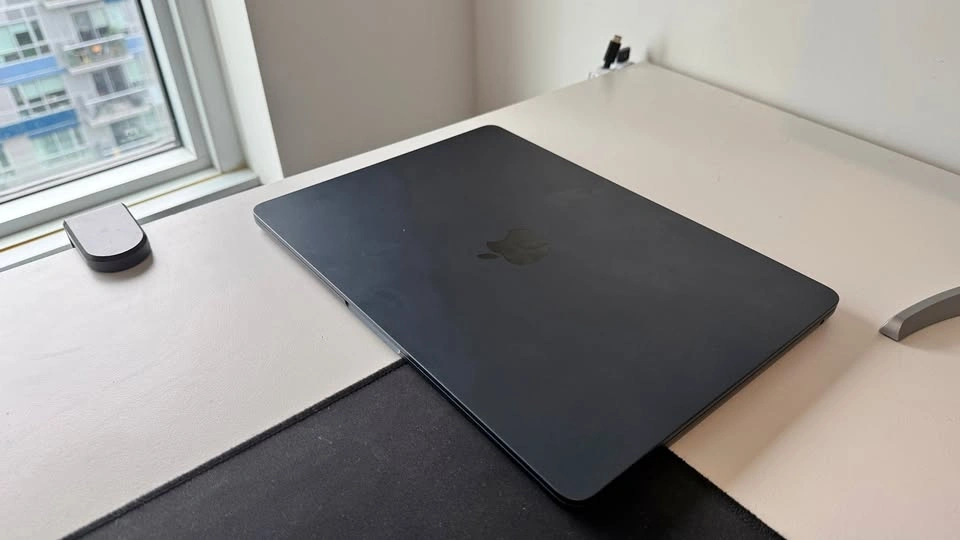 Apple MacBook Air M2 (2022) – 16GB RAM / 256GB SSD